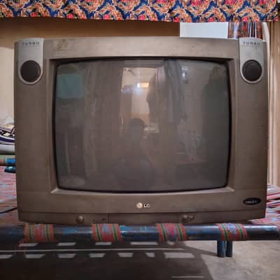 Classic Box TV, 100% Fully Working, Urgent Sale