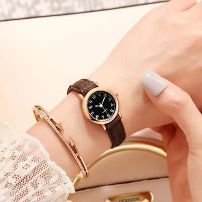 femal hand watch