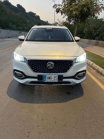 MG HS Trophy 2021 Model