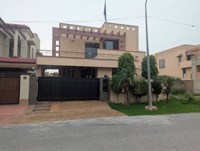 Full Basement 5 Beds 10 Marla Double Story House for Sale in Ex Air Avenue DHA Phase 8 Lahore .