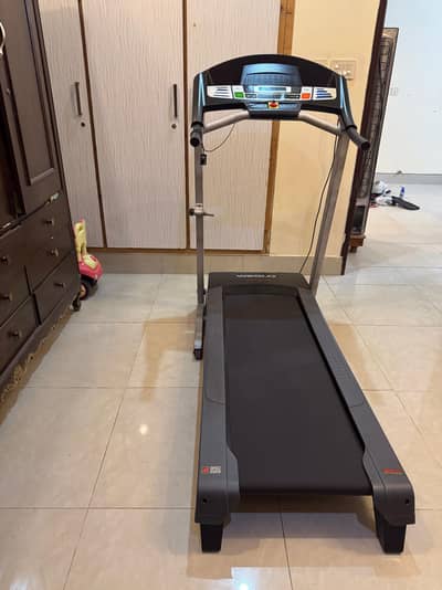 Treadmill Machine Imported  USA FORDABLE MOVABLE with incline