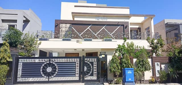 2 Beds 1 Kanal Upper Portion for Rent in Ex Air Avenue DHA Phase 8 Airport road Lahore.