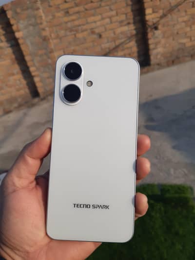 Techno Spark Go 2  only phone 10/10