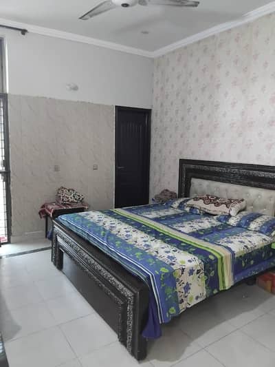 1 KANAL HOT LOCATION UPPER PORTION AVAILABLE FOR RENT IN WAPDA TOWN