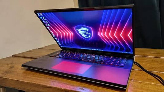 Msi Titan 18 HX Ai Ultra 9 285HX Rtx 5090 24 GB High-end Workstation