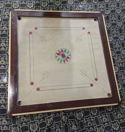 KinG size carrom board with striker / black & white coins & queen