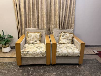 5 seater sofa available for sell