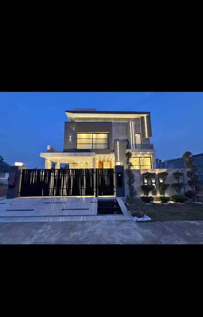 **Prime 10 Marla House For Sale In Park View City, Lahore**