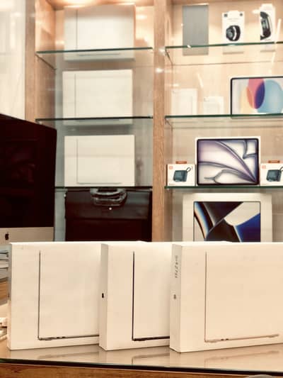 MacBook Air M3 8gb,512gb ,15inch non active