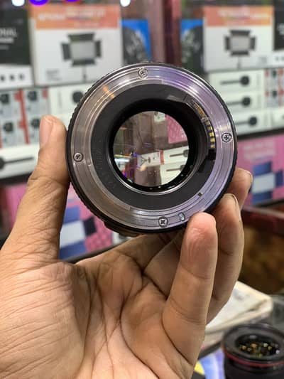Dslr lens canon 85. mm 10bay9 condition one year Shop warranty