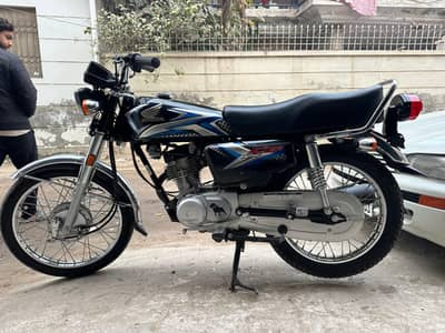 Honda 125.  odel 2024.25. 6000km driven