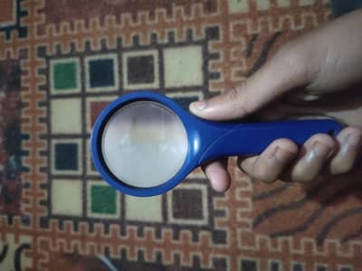 Handheld Magnifying Glass – Clear Lens | Excellent Condition