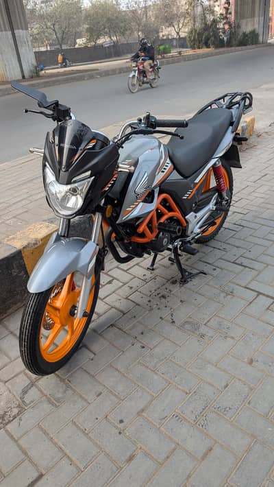 Honda CB 150F Model 2025 | 6900 KMs Driven | Contact 0322 - 5703134