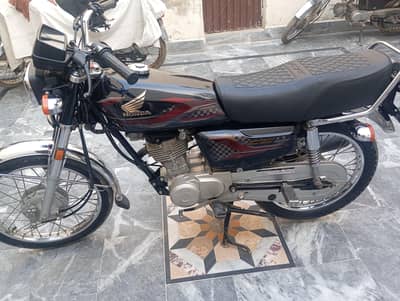Honda 125 urgent sale home used best offer