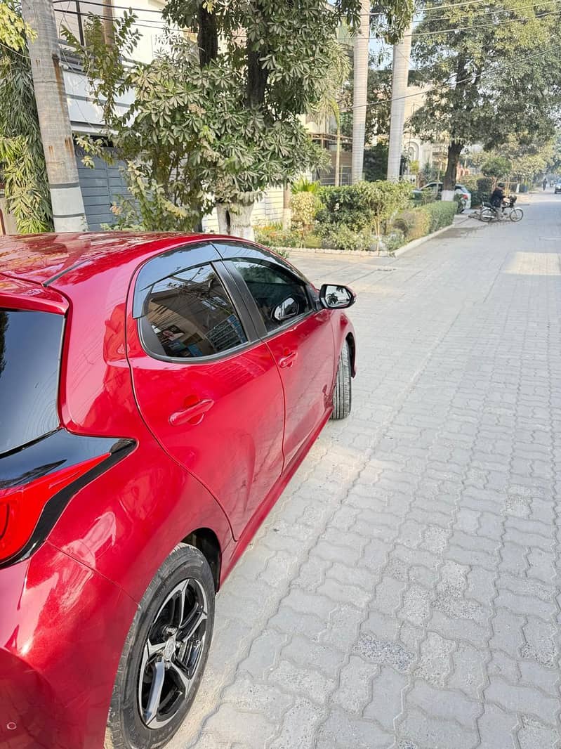 Toyota Yaris Hatchback 2