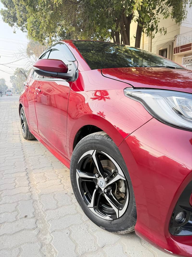 Toyota Yaris Hatchback 4