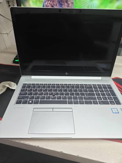 HP Elite book 850G6 8gb ram 256gb SSD with 2gb graphic card