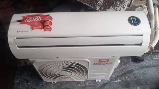 Dawlance 1.5 ton inverter AC for sale 10/10 condition only 8 month use