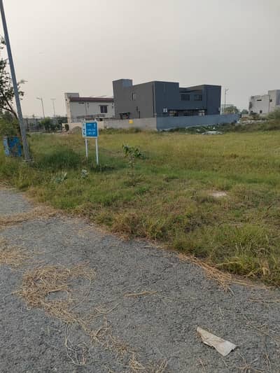 ONE KANAL RESIDENTIAL PLOT 80 FT ROAD LOCATED PRISM C BLOCK FOR SALE DHA LAHOR