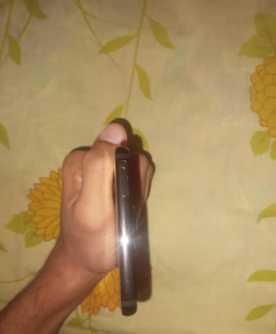 Mobile Name Moto Z3 4 GB Ram 64 GB Memory