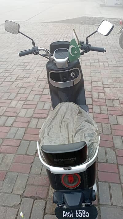CROWN SCOOTY T10