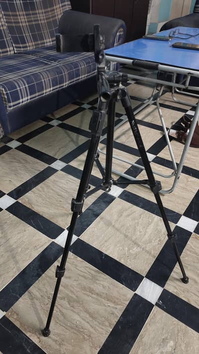 High quality tripod stand with selfie remote