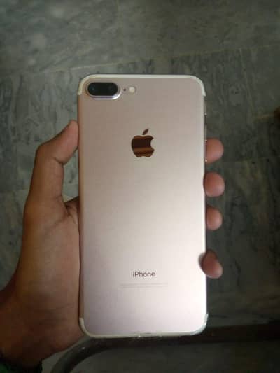 selling my iPhone 7 plus 128 GB Official PTA Approved