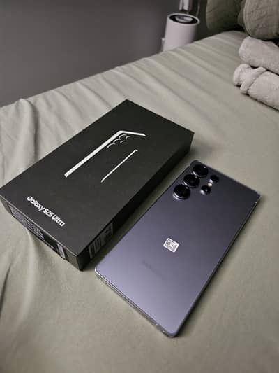 Samsung Mobile S25 Ultra 512 GB Box opened