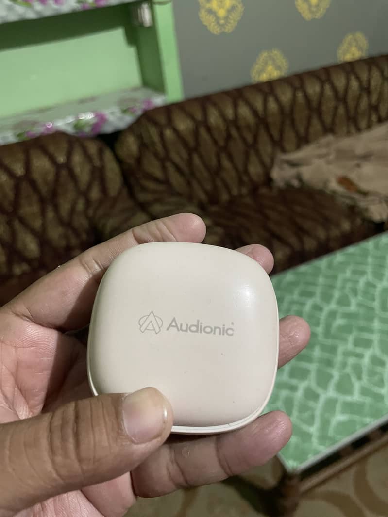 Audionic 550 earbuds 1