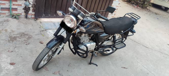 Suzuki GS 150 SE- 2022 Model- 16000Mileage-Price Negotiable