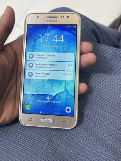 Samsung j5 condition achi ha phone ki only phone