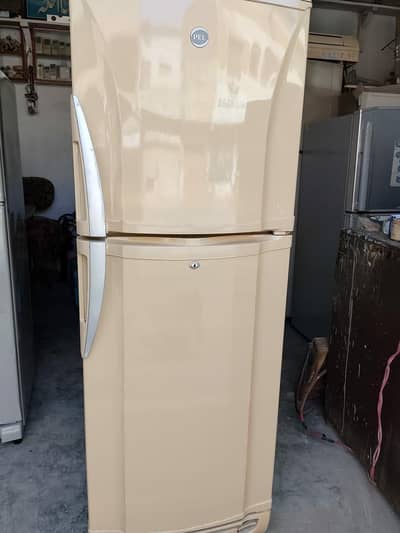PEL FRIDGE FOR SALE, ORIGINAL GENUINE SET, LIKE A BRAND NEW GUARANTEED