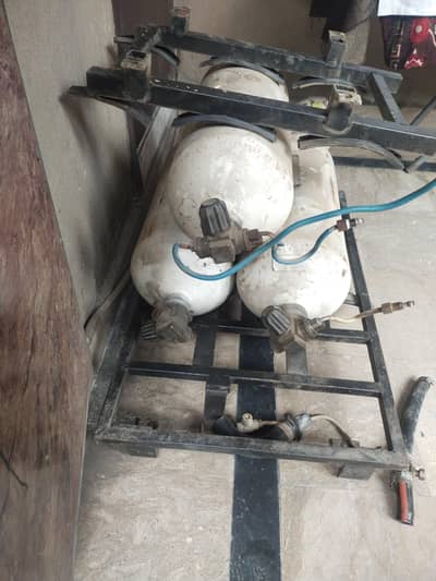 CNG kit with cylinders