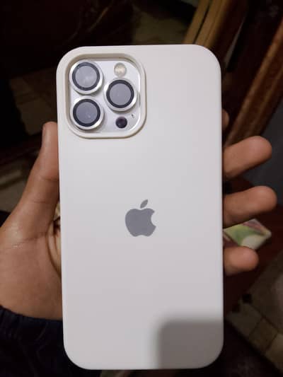 iphone 13 pro max in neat and clean condition