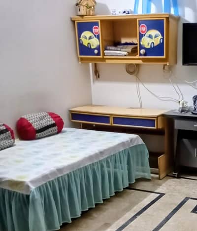 Takht & فلور کشن ایکسٹرا کوور کے ساتھ