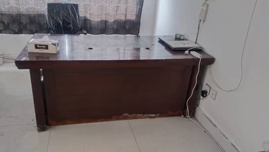Executive Quality Office Tabel for Sale