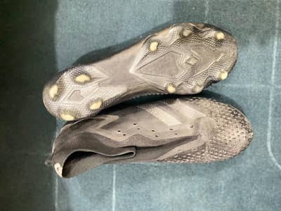 predator football shoes