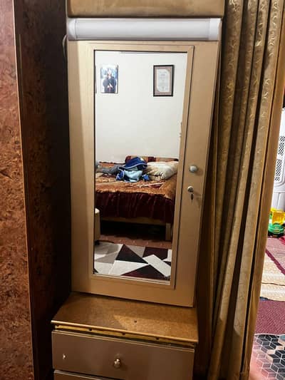 Dressing table 9/10  new style urgent sale