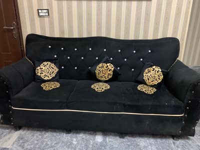 Luxury 6-Seater Sofa Set with Center Table (Brand New Condition)