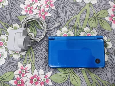 Nintendo DSI XL Retro Gaming Console With Charger