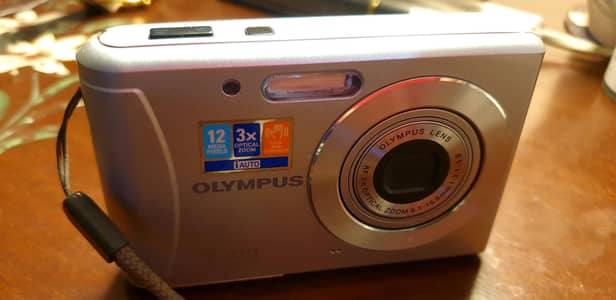 Olympus Digital Camera T100