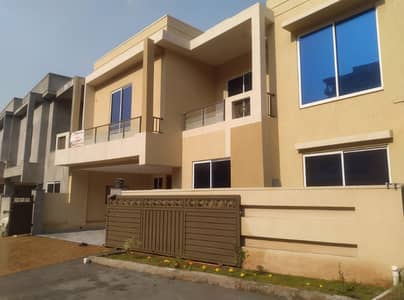 8 MARLA DOUBLE UNIT HOUSE FOR SALE