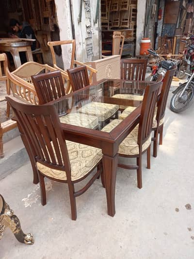 Dining table/Wooden dining table/6-seater dining table/Stylish dinin