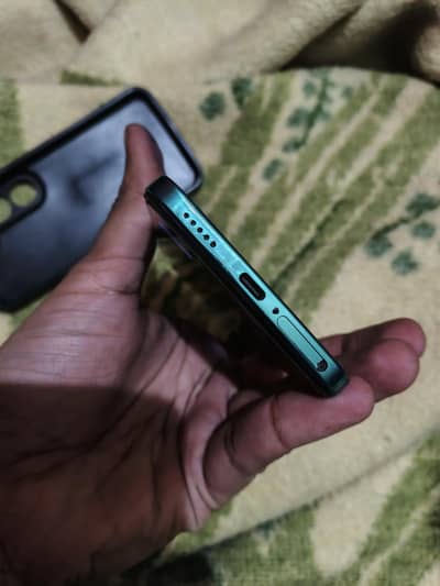 vivo y200 box and Charger available