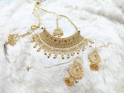 Indian jewelry set for bride
