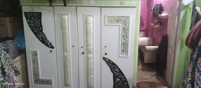 good condition bedroom set
