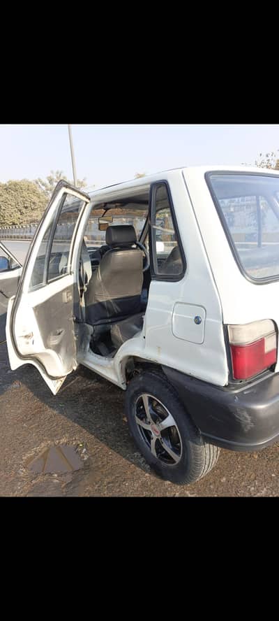 Suzuki Mehran White Color