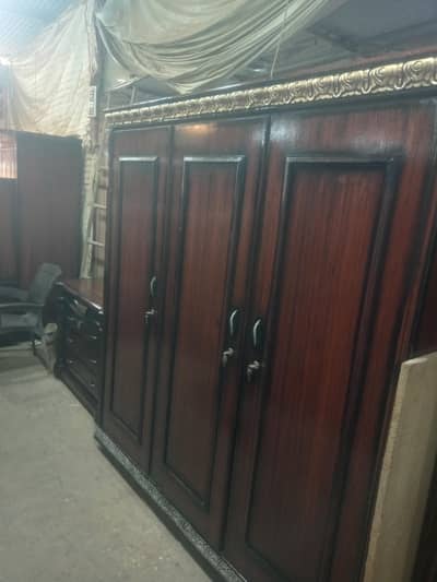 bed king size with side tables, dressing, divider and almari