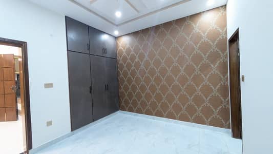 5 MARLA LOWER PORTION FOR RENT IN EDEN BOULAWARD NEAR COLLAGE ROAD LAHORE