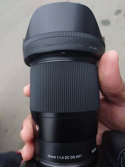 Sigma 16mm f/1.4 DC DN Contemporary Lens – Excellent Condition